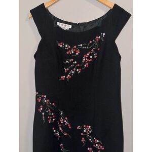 Maggy London embroidered black evening gown - size‎ 8